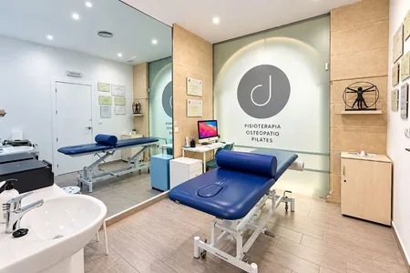 Sala de fisioterapia individual en Clínica Bailío