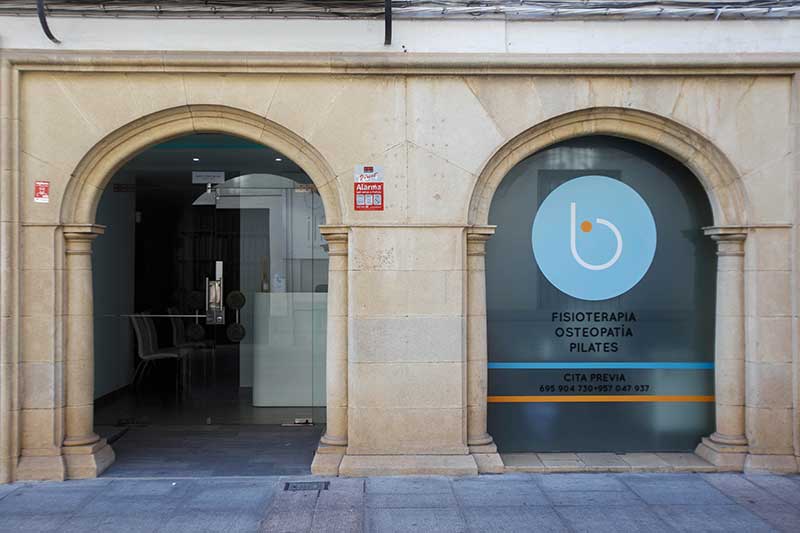 Fachada de Clínica Bailío, clínica de fisioterapia en Córdoba