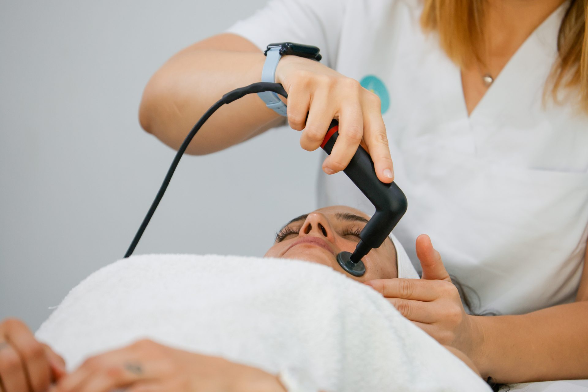 Tratamiento antiaging facial con INDIBA en Clínica Bailío, Córdoba